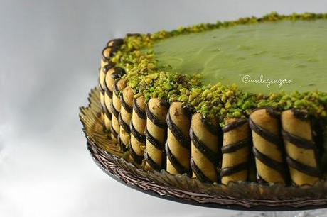 Torta cuore al cioccolato con crema pistacchio