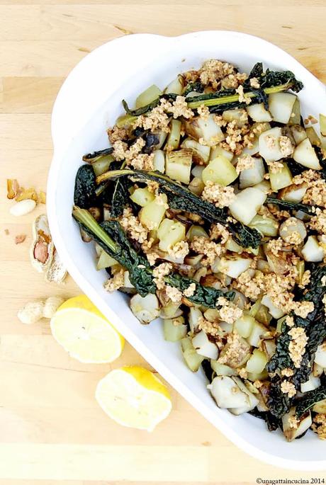 Insalata di topinambur e cavolo nero al forno con vinaigrette alle arachidi