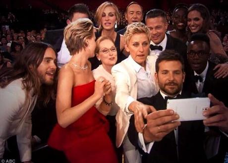 La migliore foto degli Oscar 2014: il selfie delle star