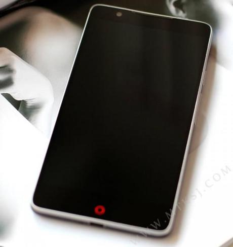 nubia z7 leaked.jpg.pagespeed.ce .bQOjldPpPF 600x636 ZTE Nubia Z7: il Phablet si Mostra in una Nuova Immagine news  zte Nubia Z7 immagine 