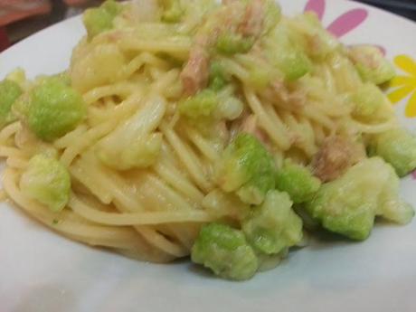Spaghetti broccolo verde e tonno