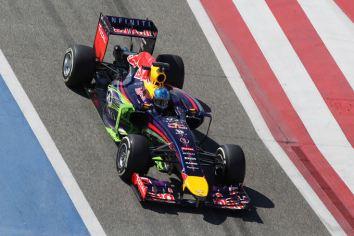 Sebastian-Vettel-Red-Bull_Test_day8_Bahrain_2014 (11)