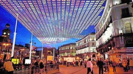 Un concorso di idee per la Puerta del Sol di Madrid: ventagli, pilastri e pergolati nelle proposte