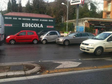 L'incredibile storia di un attraversamento pedonale a Piazzale Clodio e della resistenza civica per difenderlo. Sempre in attesa che ci scappi il morto (per il ferito già fatto)