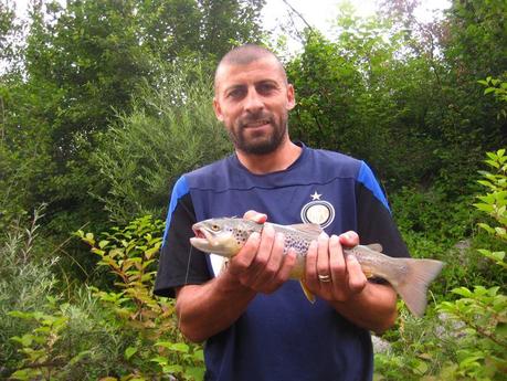 pescador walter samuel. Jugador de fútbol Walter Samuel amante de la pesca. - celebs celebrities fishing famous people personaggi famosi a pesca pescatori famosi amanti della pesca sportsmen actors politicians sportivi