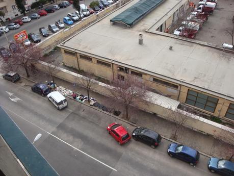 Foto allucinanti dall'ennesimo dei mercatini del rubato. Eccoci alla Montagnola