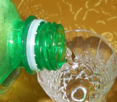 La tisana della nonna preparata con l’Acqua Naturale Sant’Anna