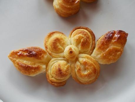 Barbatrucco di Aglaia per creare fiori di pasta sfoglia