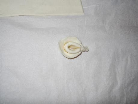 Barbatrucco di Aglaia per creare fiori di pasta sfoglia