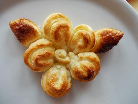 Barbatrucco di Aglaia per creare fiori di pasta sfoglia