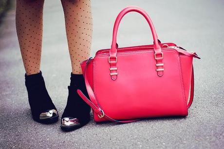 spring, color, Accessorize, Bag, Coral, Pink, Coat, Outfit, Eleonora, Black and Pink, Hangar, Shoes