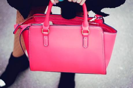 spring, color, Accessorize, Bag, Coral, Pink, Coat, Outfit, Eleonora, Black and Pink