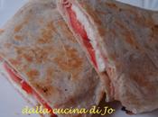 Piadina cotto, pomodori formaggio