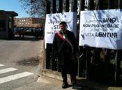 Siracusa: sindaco Lentini Alfio Mangiameli incatena davanti Tribunale protesta