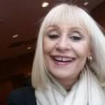 Raffaella Carrà esordisce su Twitter con un selfie (foto)