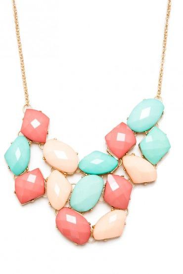 how-to-wear-statement-necklace