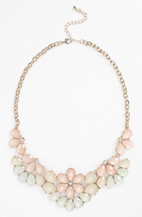 how-to-wear-statement-necklace