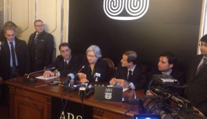 L'incontro tra Rosy Bindi, il vice-presidente ANBSC, Claudio Fava, ed il presidente ANBSC, Giuseppe Caruso (livesicilia.it)