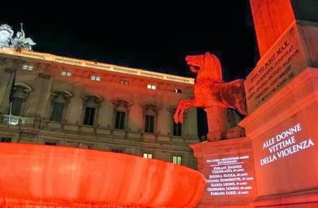 UNA FONTANA ROSSA IN MEMORIA DELLE DONNE VITTIME DELLA VIOLENZA