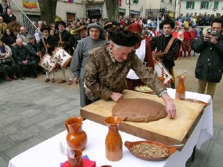 Polenta dolce, aringhe e baccalà di scena a Vernio