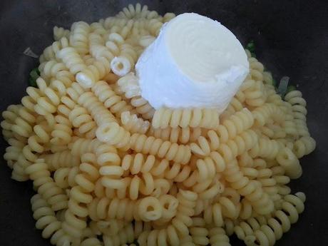 Fusilli piselli e ricotta