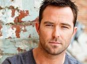 Sullivan Stapleton (Temistocle) salta carpet australiano 300: L'Alba Impero grave infortunio