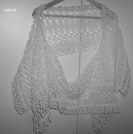 stola hairpin lace in bianco e nero...