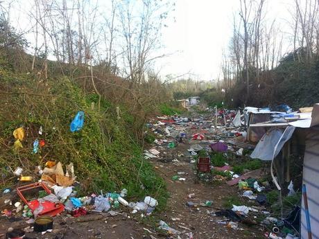 Nel Parco delle Valli un altro villaggio abusivo. Foto incredibili di favelas, slum, baraccopoli e bidonville nel cuore della città di Roma, a 200 metri dallo shopping di Viale Libia