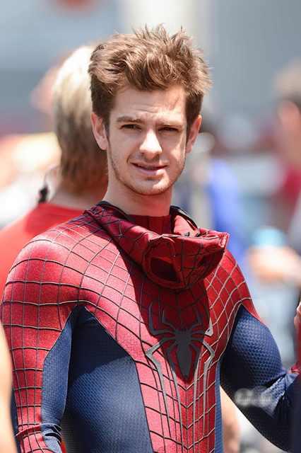 Andrew Garfield ed il suo viaggio nell'Universo Spider-Man in questa featurette di The Amazing Spider-Man 2