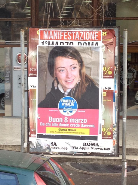La città continua ad essere massacrata dalle affissioni abusive e pirata di Fratelli d'Italia. Qualcuno faccia chiudere questo partito per vilipendio all'inno nazionale santiddio