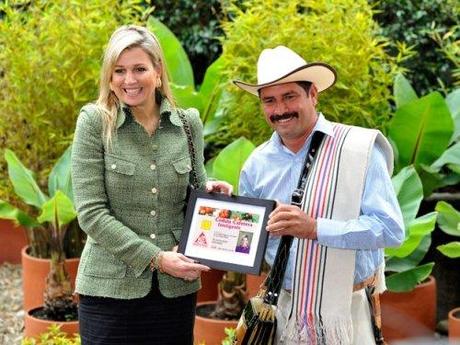 E la regina d'Olanda incontra Juan Valdez, l'icona simbolo dei cafeteros colombiani