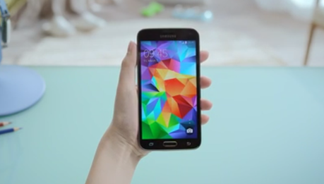 [Video] Video ufficiale Hands-On sul Galaxy S5, su Gear 2 e su Gear FIt