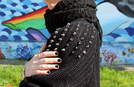 Studded shoulder