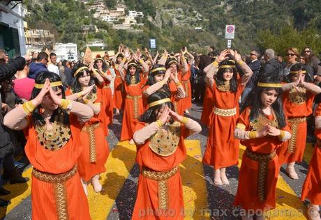 POSITANO : Sfilata dei carri di Carnelale