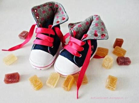 sweet little shoes: sneakers in denim e un pizzico di rosa