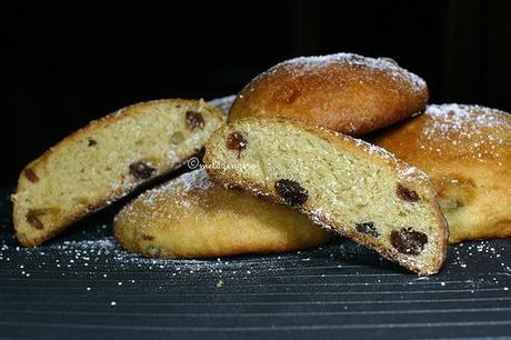 Focaccine dolci all'arancia e uva sultatina