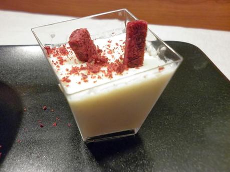 BUDINO BIANCO CON CASUAL FRUIT BERRIES