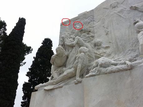 La statua a Giuseppe Mazzini sopra al Circo Massimo. Un monumento ad un padre della patria completamente vandalizzato. Perché?