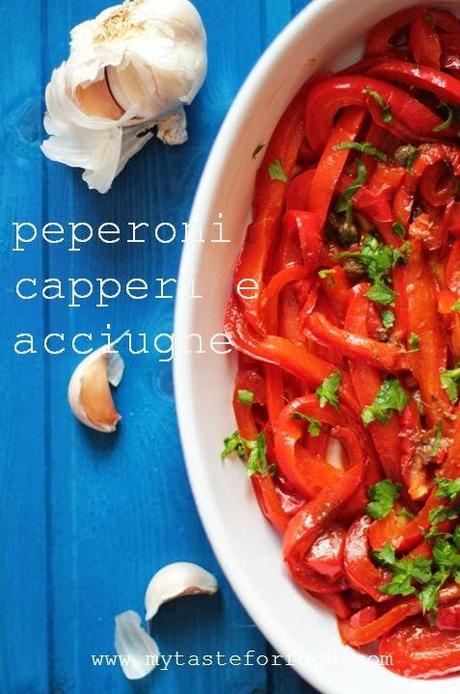 Peperoni con acciughe, capperi e prezzemolo