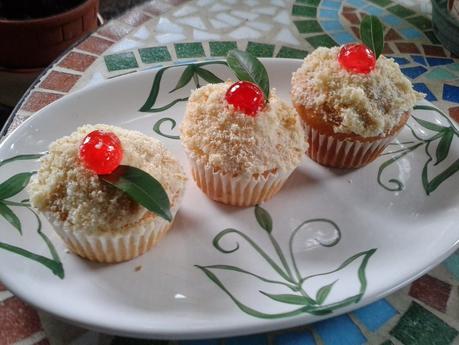 Muffin allo yogurt con crema al cocco.