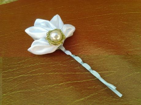 Mollettina per capelli con fiore Kanzashi fatto a mano