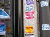 Traslocatori, serrandari, spurgo fogne: degrado visivo degli stickers proprio riesce porre rimedio. sguazzano magnano nell'illegalita'