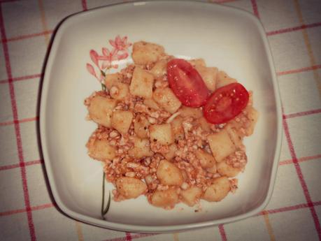 Gnocchi al peperoncino con ragù di moscardini