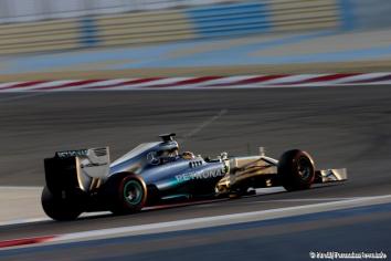 Lewis Hamilton (Mercedes) on track with P Zero Red Supersoft tyres
