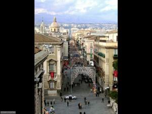 Catania: una passeggiata tra le luci e le ombre di una città eterna