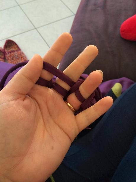 finger knitting