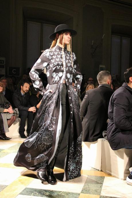 Sergei Grinko FW14-15: moderne esploratrici sfilano alla milano fashion week