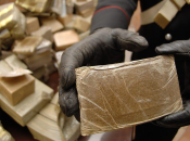 Locride: richiedevano prestazioni sessuali pagare droga venduta