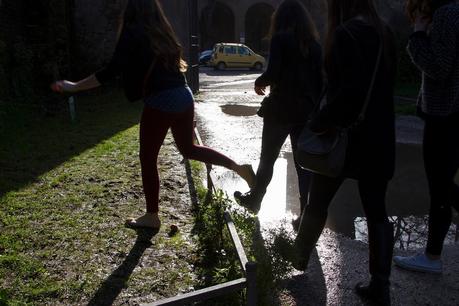 Tutto il triste del Giardino degli Aranci. Per chi non ci passa da tanto tempo, ecco le immagini di una villa ridotta nello sciattume e nella trasandatezza