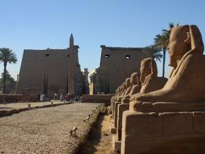 Scoperta a Luxor la Statua di Iset: la figlia prediletta del Faraone Amenofi III e prozia di Tutankhamon